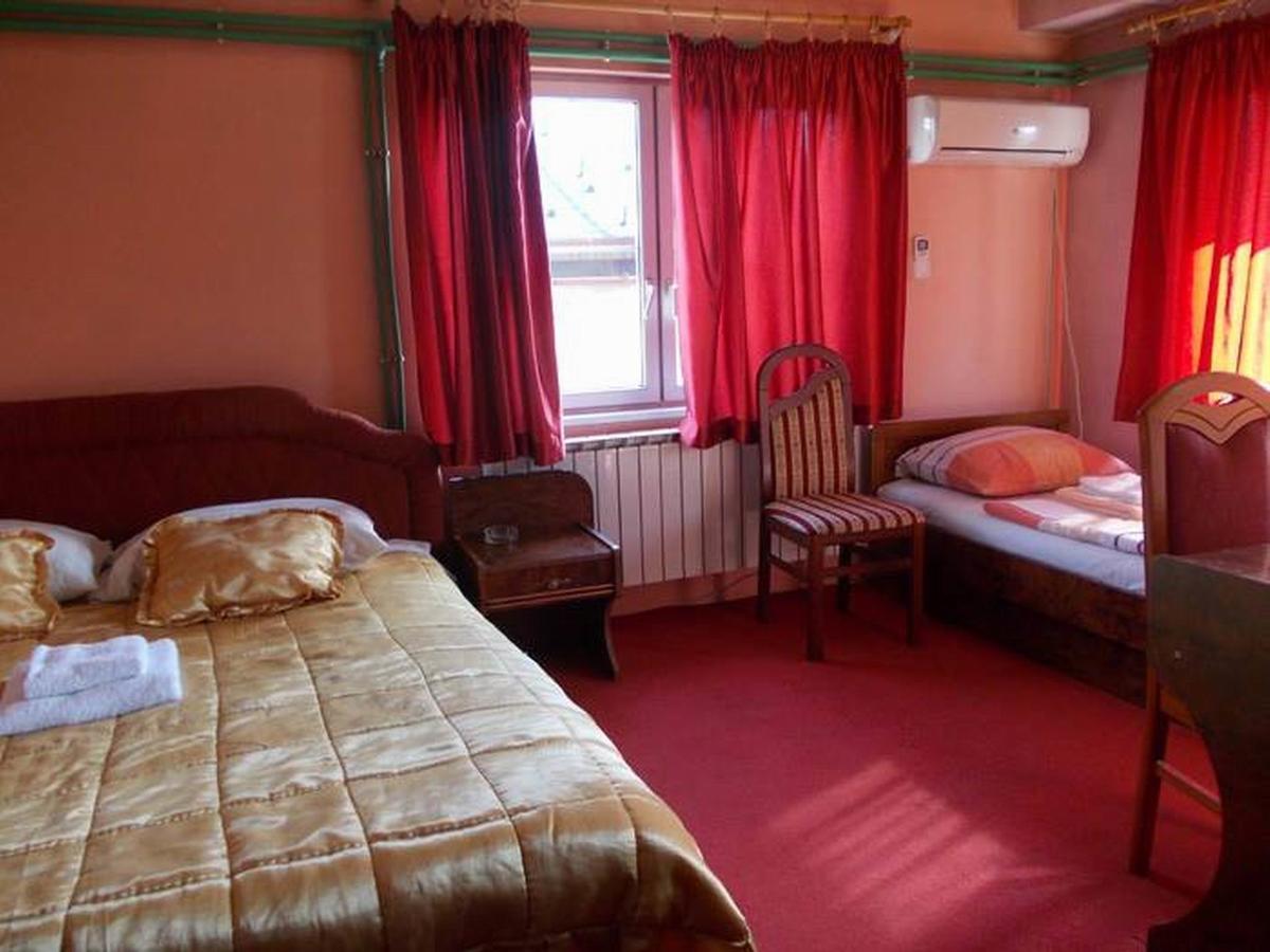 Jet Star Motel Zivinice Extérieur photo
