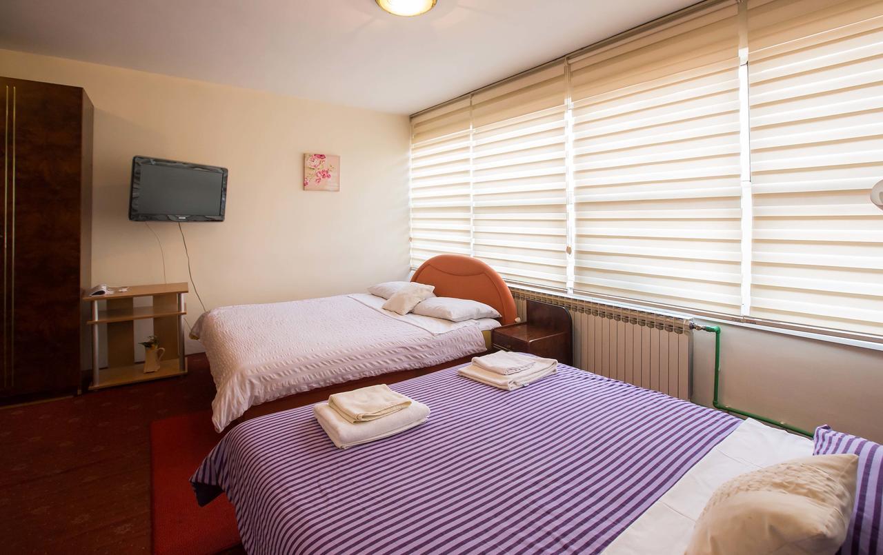 Jet Star Motel Zivinice Extérieur photo