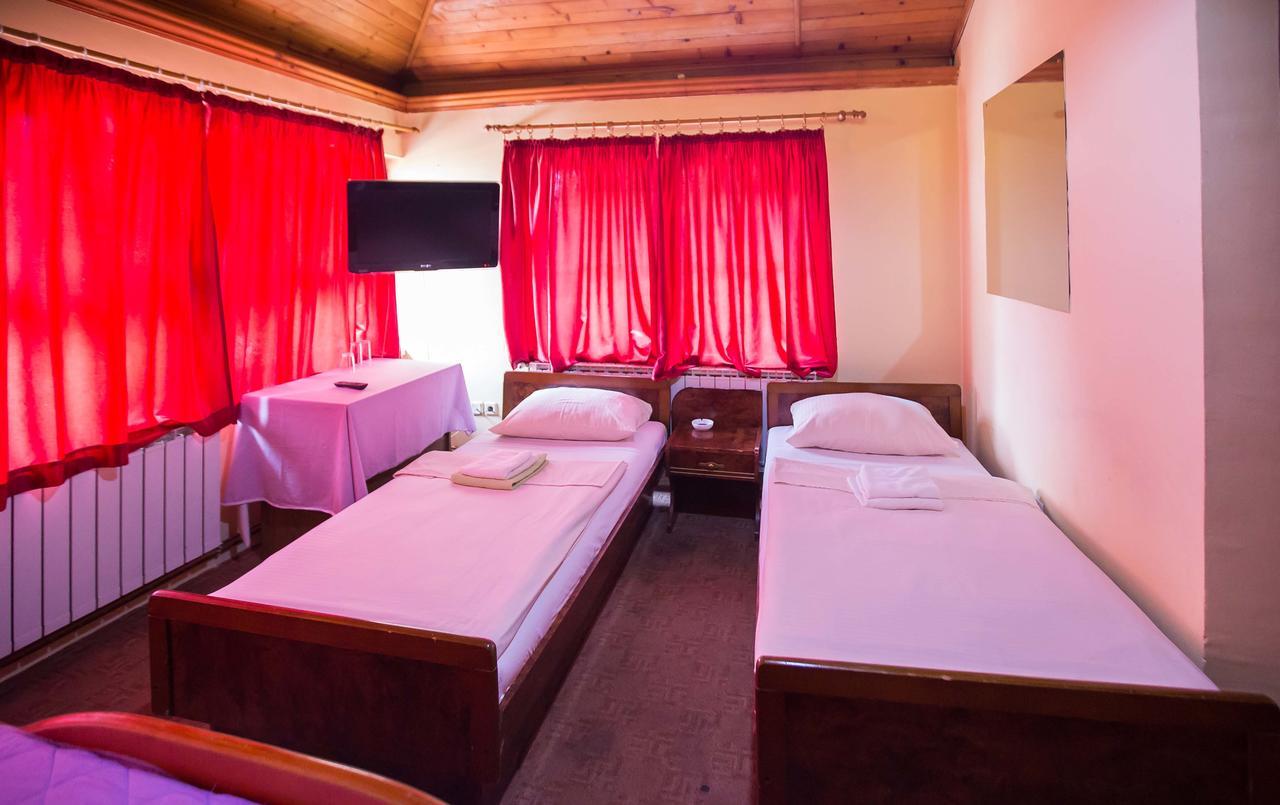 Jet Star Motel Zivinice Extérieur photo